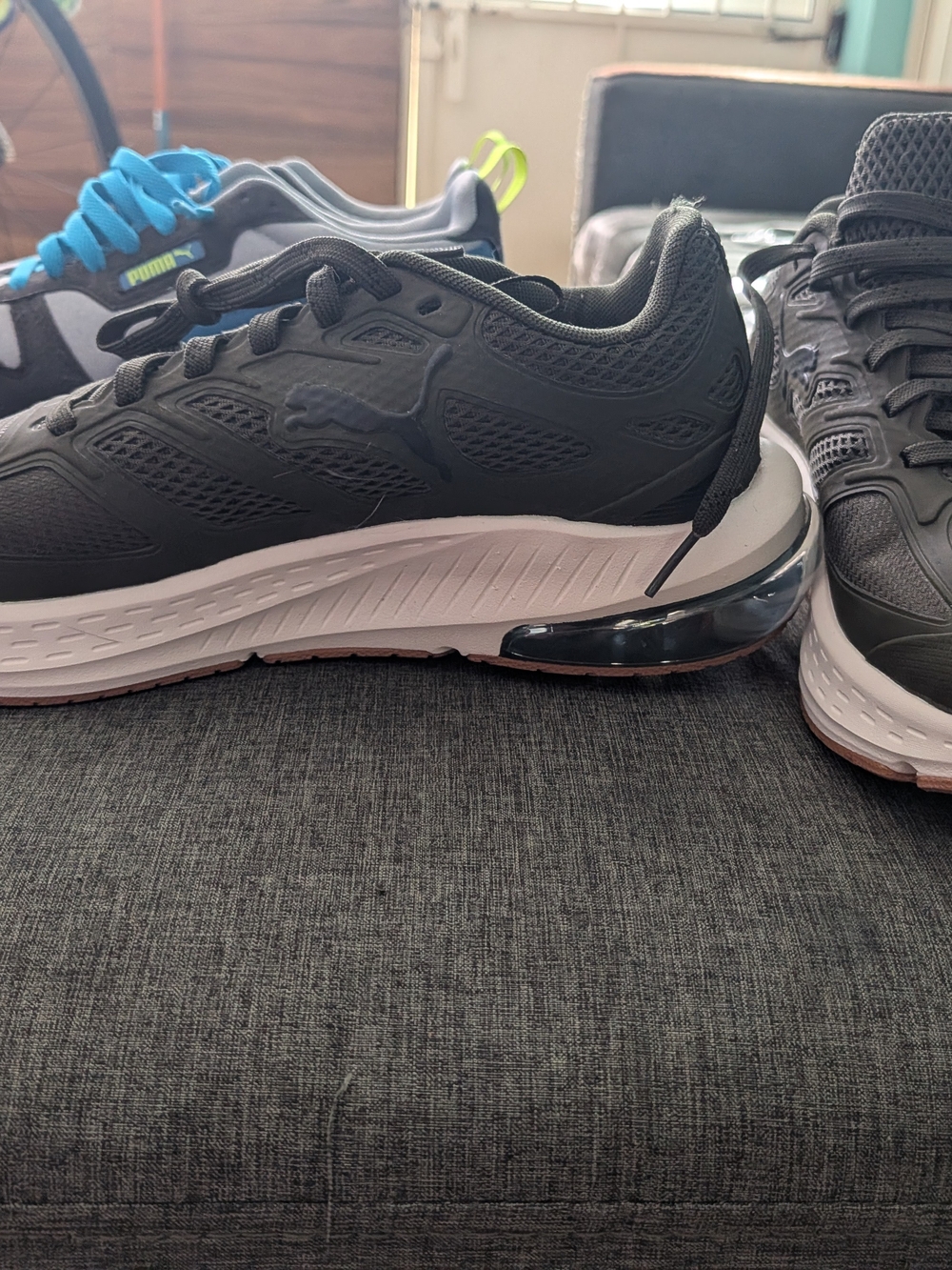 Puma Men’s Cushioned Air-Unit Sneakers
